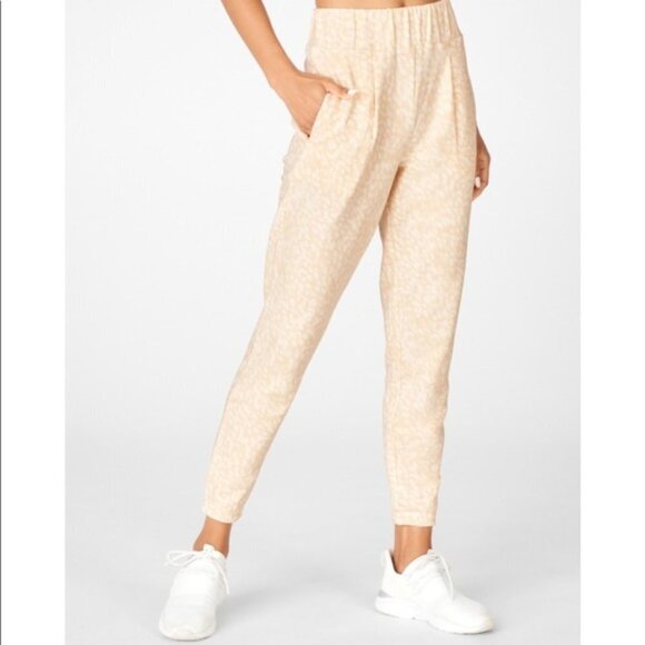 Fabletics Pants - Fabletics Womens Beige Leopard Print Slim Athletic Sweat Pants Size Medium
